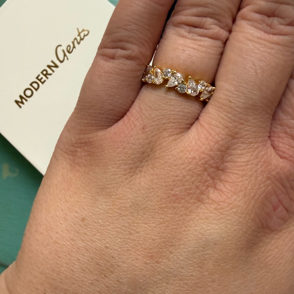 Modern Gents Wedding Band
